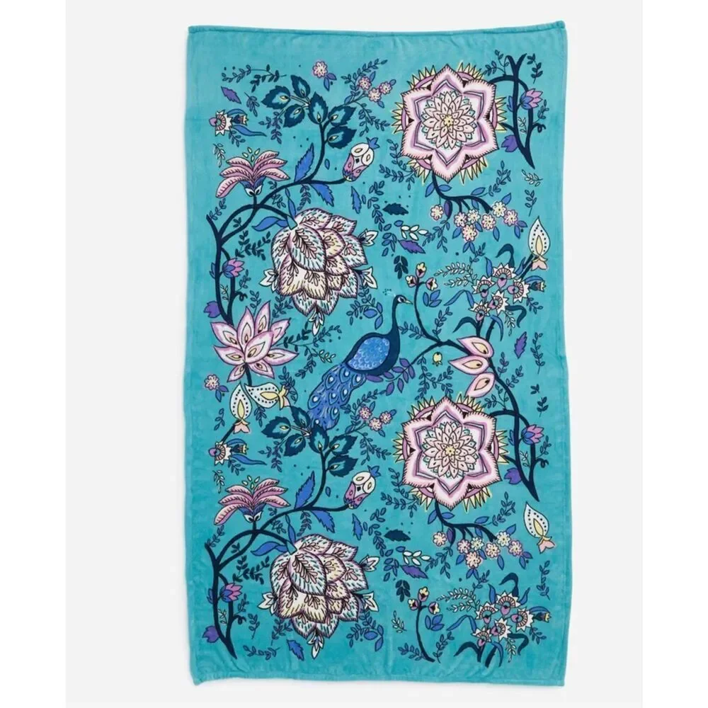 Vera Bradley Throw Blanket in Fleece - PEACOCK PARTY